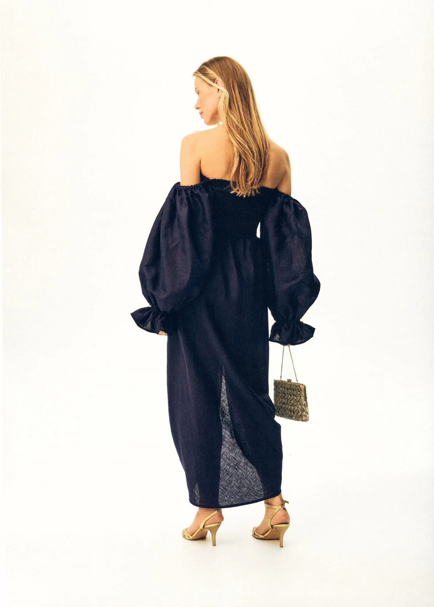sleeper dress Venus Maxi in Blue Crafted from cozy jersey Atlanta Linen Dress in White