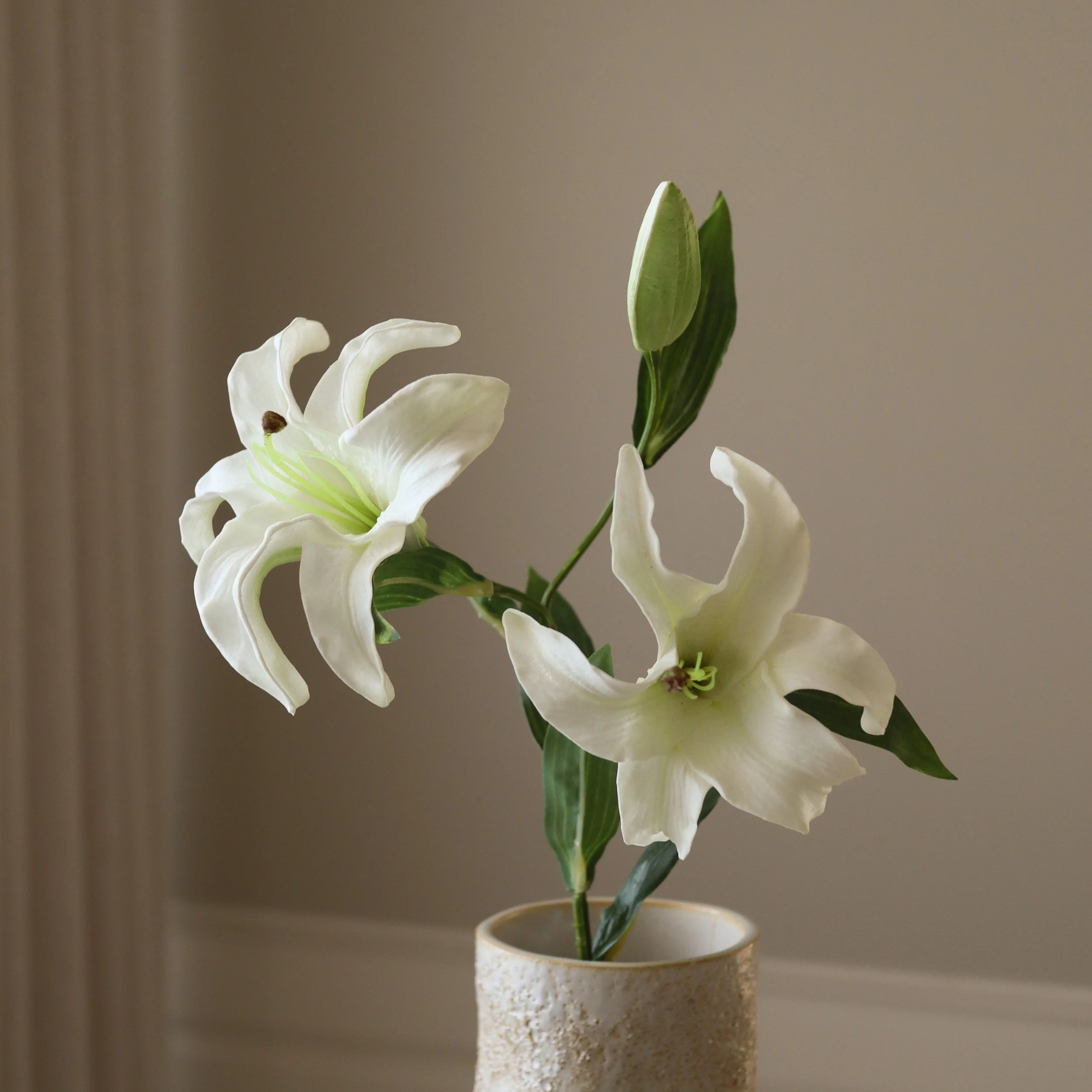 BOTANÉ White Small Lily Flower_2.jpg