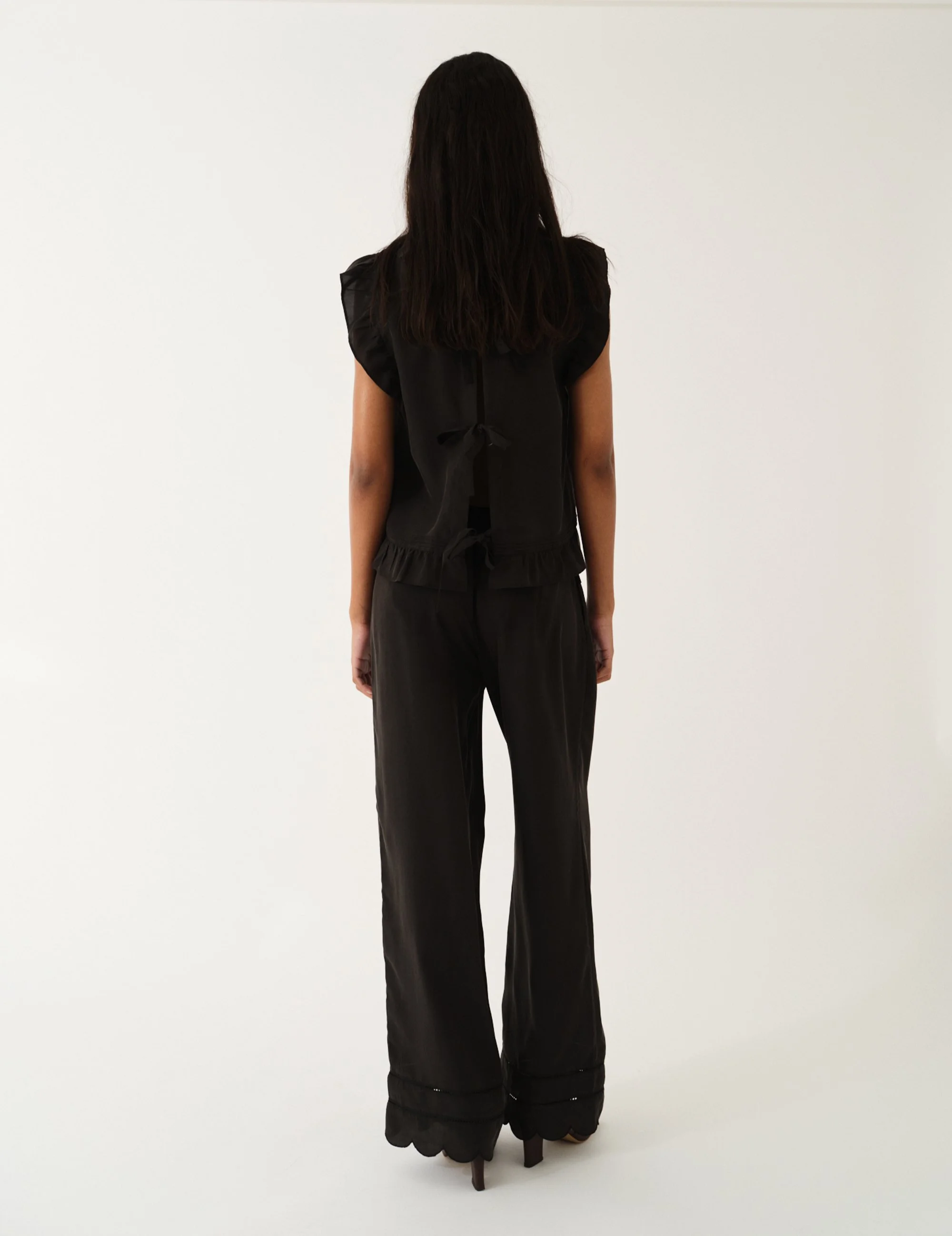 The Garment 22460 Darling Pants Black 050_30.jpg