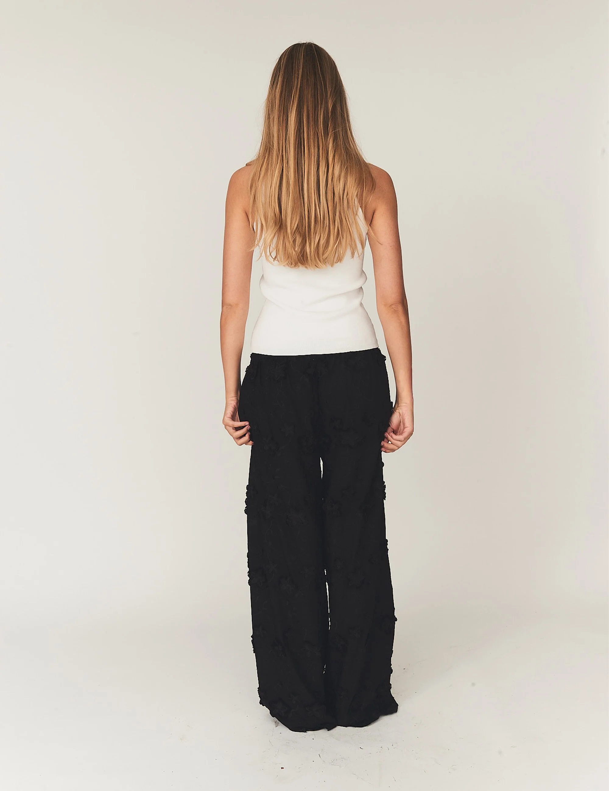 The Garment 22371 Fleur Pants Black 050_30.jpg