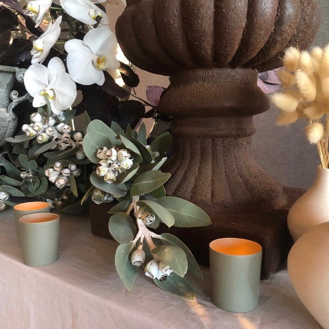 classic urn and matching pillar in antique rust finish ideal for floral styling for weddings and events in Darwin, NT