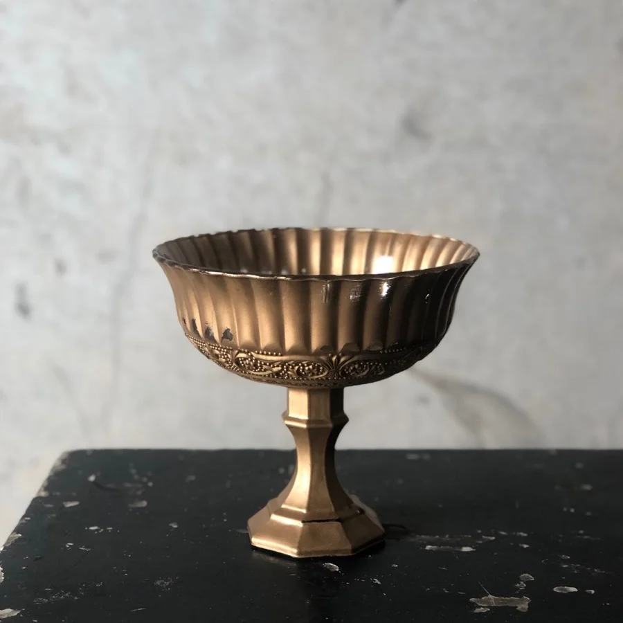 Gold footed compote bowl for stunning flower centrepieces for your wedding or event in Darwin or Palmerston, NT.