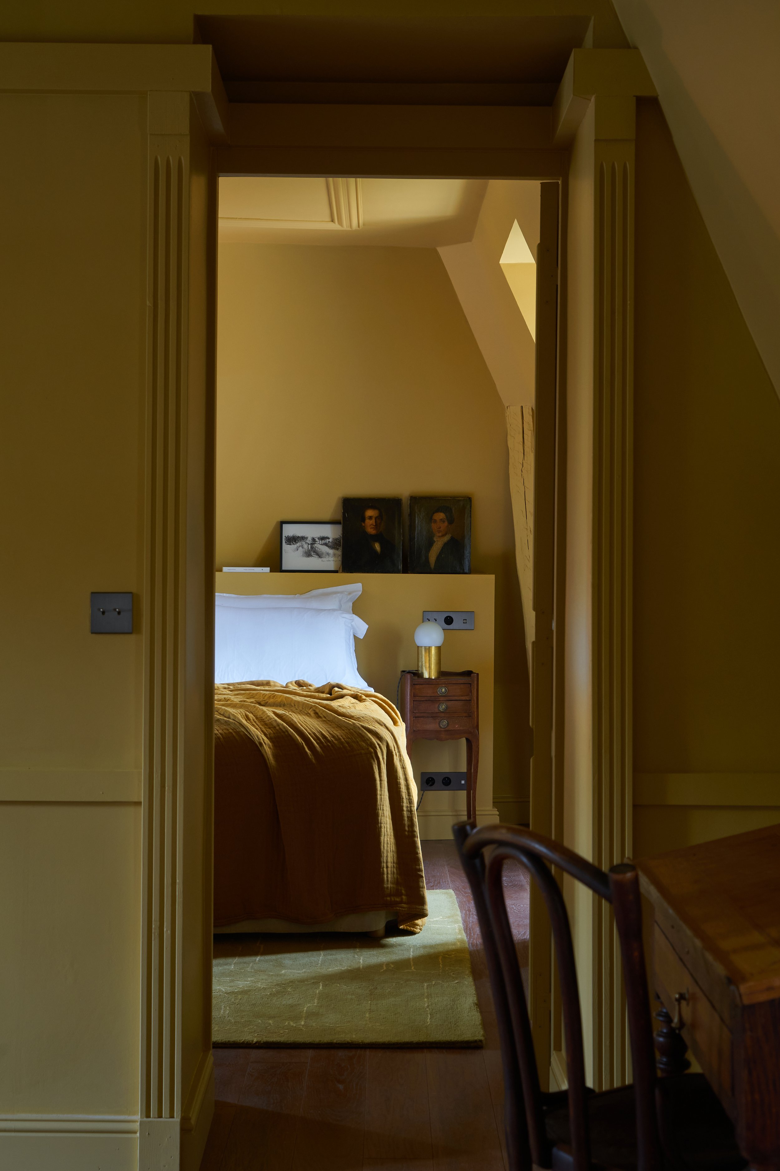 Chambre chateau B 6.jpg