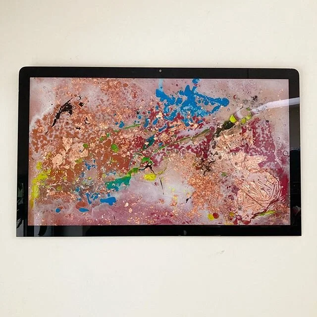 &lsquo;Screen saver&rsquo;
iMac glass, acrylic, gold leaf and resin
39 x 65cm
&pound;365 (one year interest free &pound;1 daily payment plan available)

#upcycle
#lockdown
#screentime
#screensaver
@apple