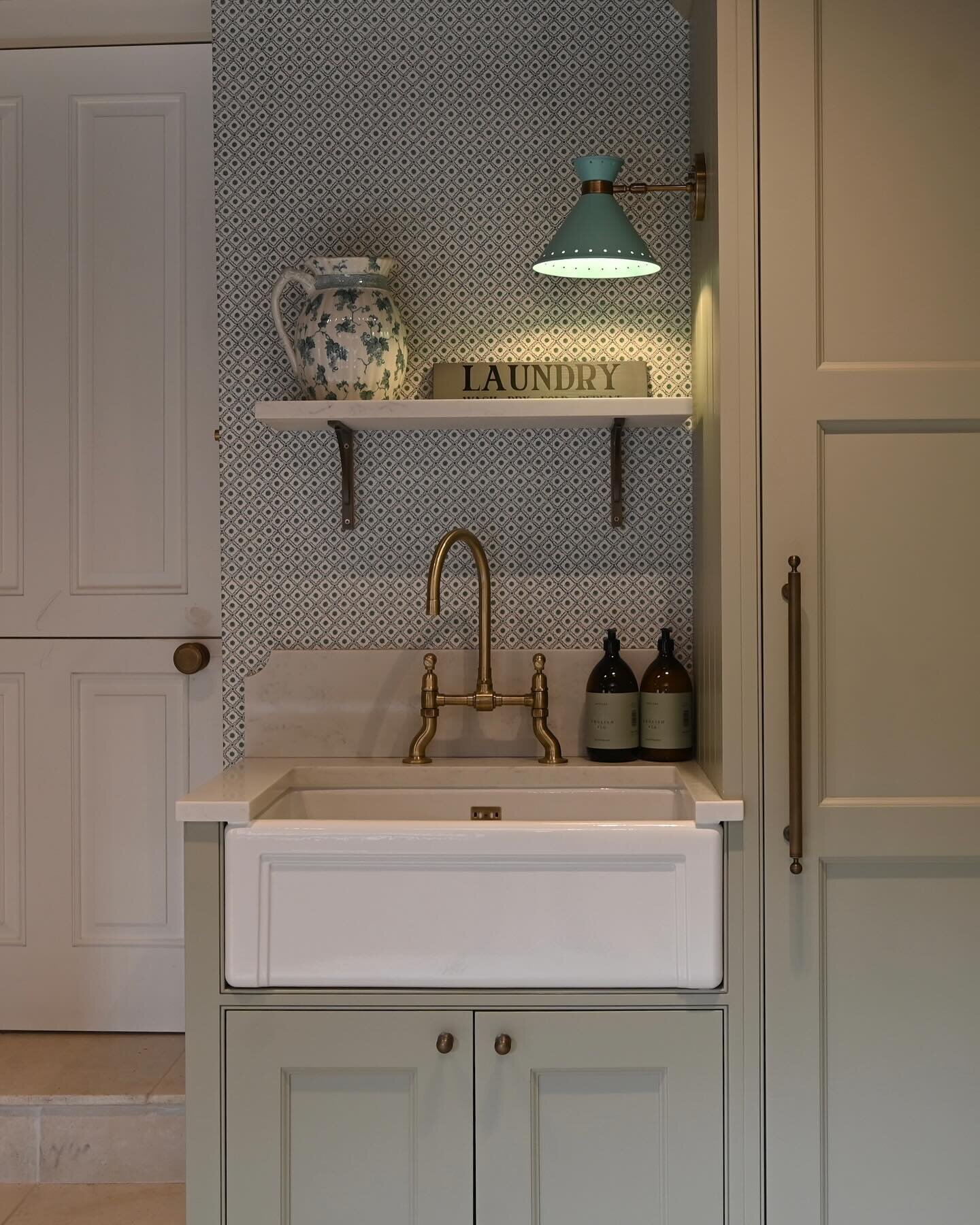 Weekend plans: laundry 😍

When your laundry room looks this good, we&rsquo;d gladly spend all weekend in it. 

#cottontreeinteriors 

&hellip;

#laundryroom #laundryroommakeover #laundrygoals #pantryinspo #interiordesign #countryhome #farmhousedesig