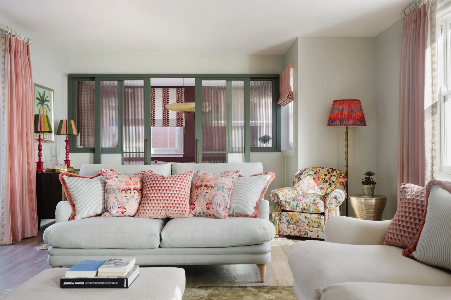 Beautiful and functional in equal measure... how we approached the furniture design in this beautiful sitting room ✨

We designed two sofas by @williamyeoward, each upholstered in a different fabric to add depth and interest to the scheme.

For the f