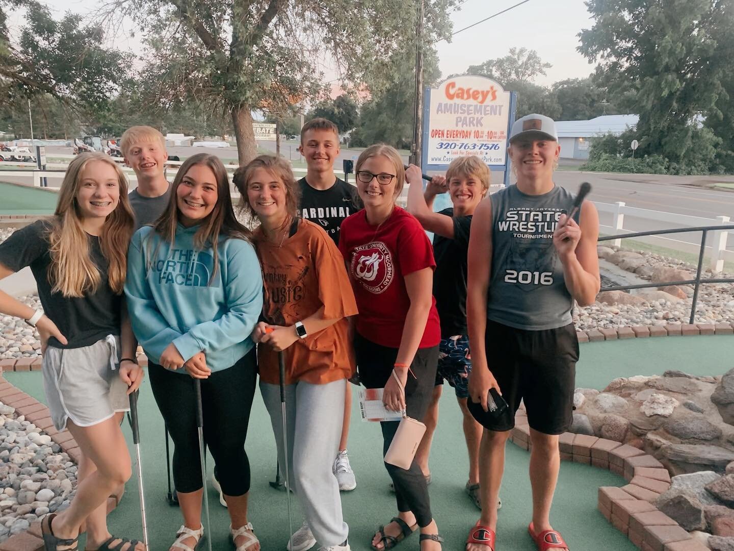 10/10 would recommend a mini golf night! ⛳️