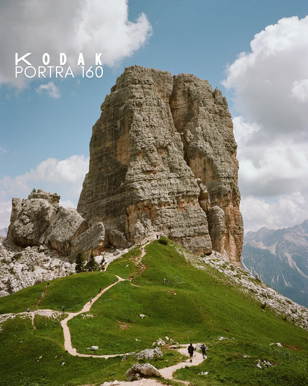 Des montagnes majestueuses italiennes sublim&eacute;es par le photographe @clementbrunner en Portra 160 😍

La Kodak Portra 160, c&rsquo;est l&rsquo;art de la douceur et des tons naturels, o&ugrave; chaque d&eacute;tail raconte une histoire. Des coul