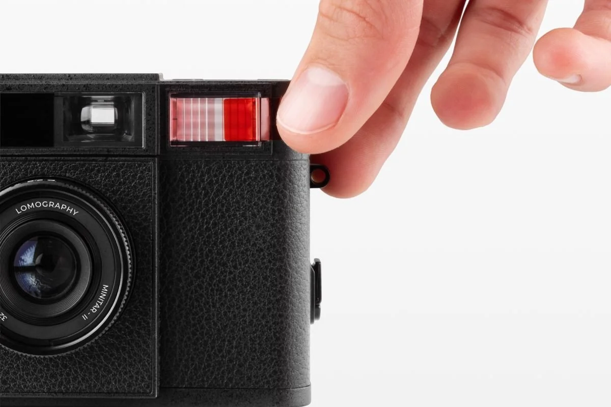 lomo-mca__black__color-filter__on-grey.jpg