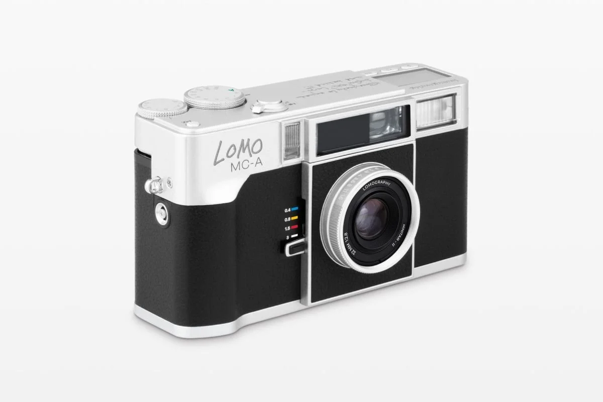 lomo-mca__silver__quarter-left__on-grey.jpg