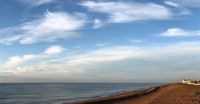 Another pretty painterly sky.  Saturday.
#cloudage #aldeburghbeach #aldeburgh