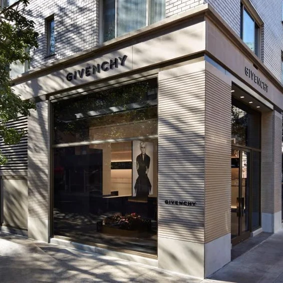 GIVENCHY
