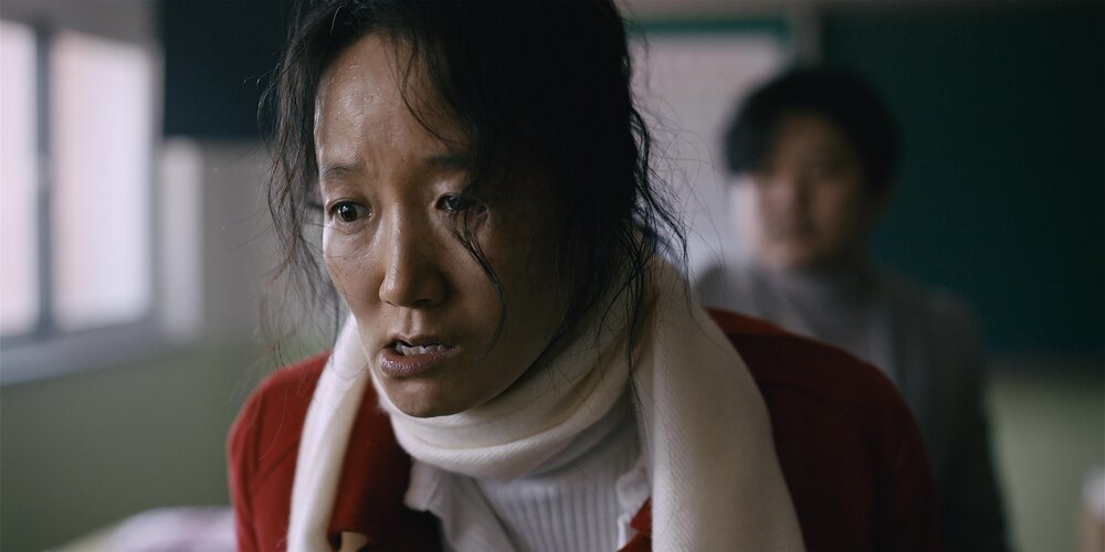 Lee Chae Kyung, yang memerankan ibu dari putrinya yang merupakan korban pemerkosaan.