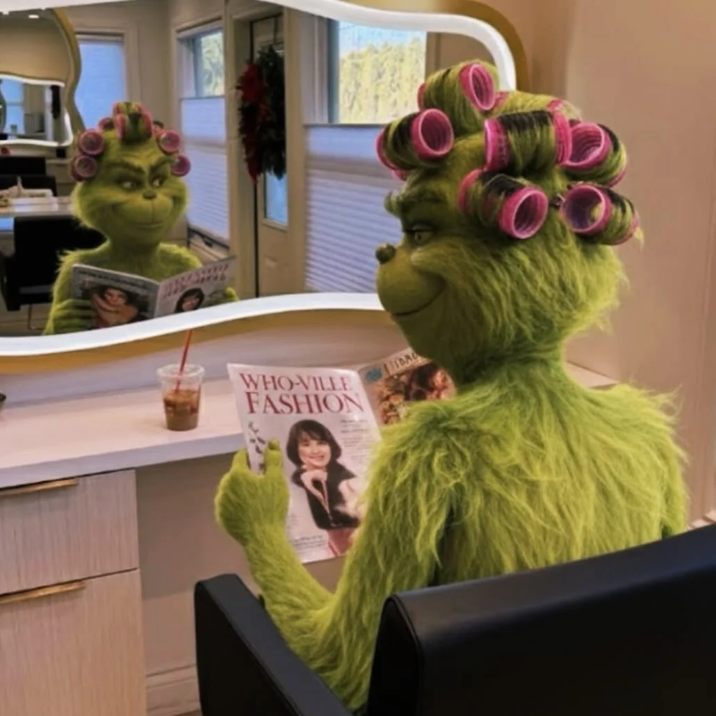 Merry Christmas + Happy Happy Holidays from the Bauhaus Team🎄😘✨ 

Photo credit @behindthechair_com