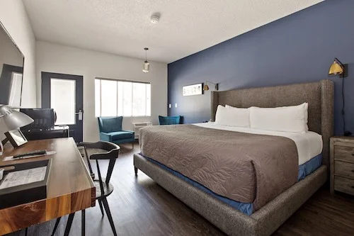 sideways king room - pet friendly