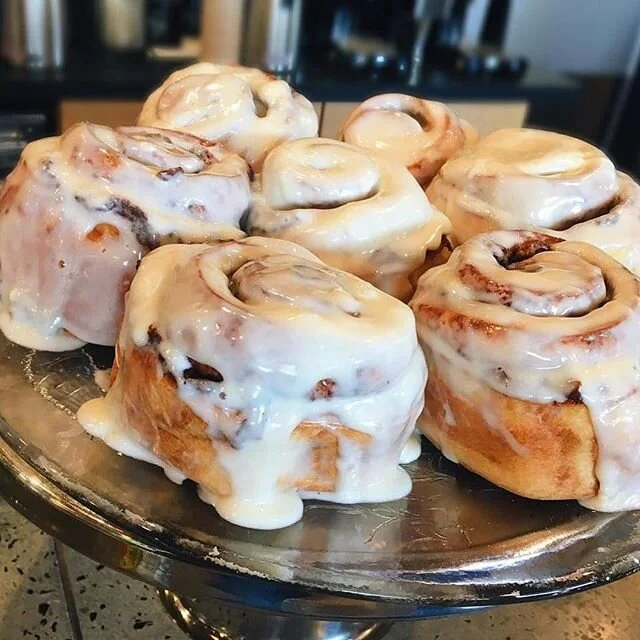 Cinnamon Rolls are BACK!
🥳🙌🏽🥮
We haven&rsquo;t had these precious babes on our online to-go/delivery menu, but they are getting added for the weekends 🤗.
In addition, we&rsquo;ll add our other baked items like donuts🍩 and 🍰.
Come on weekend! W