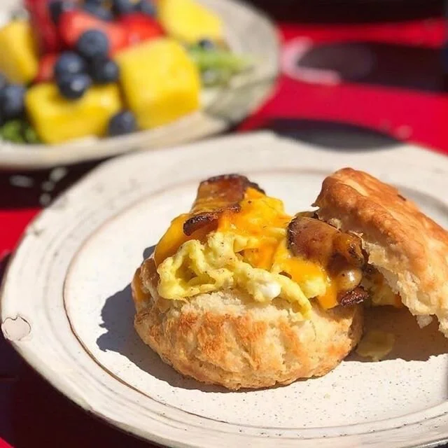 Good Morning, Durham!!!
Breakfast is up and we&rsquo;re ready to serve.
Order pick-up or delivery at 
grubdurham.com or give us a ring 9199733636😘