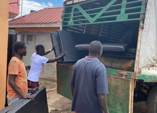 Unloading matresses