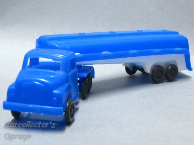 IMG_23623 (Klein) (2).jpeg