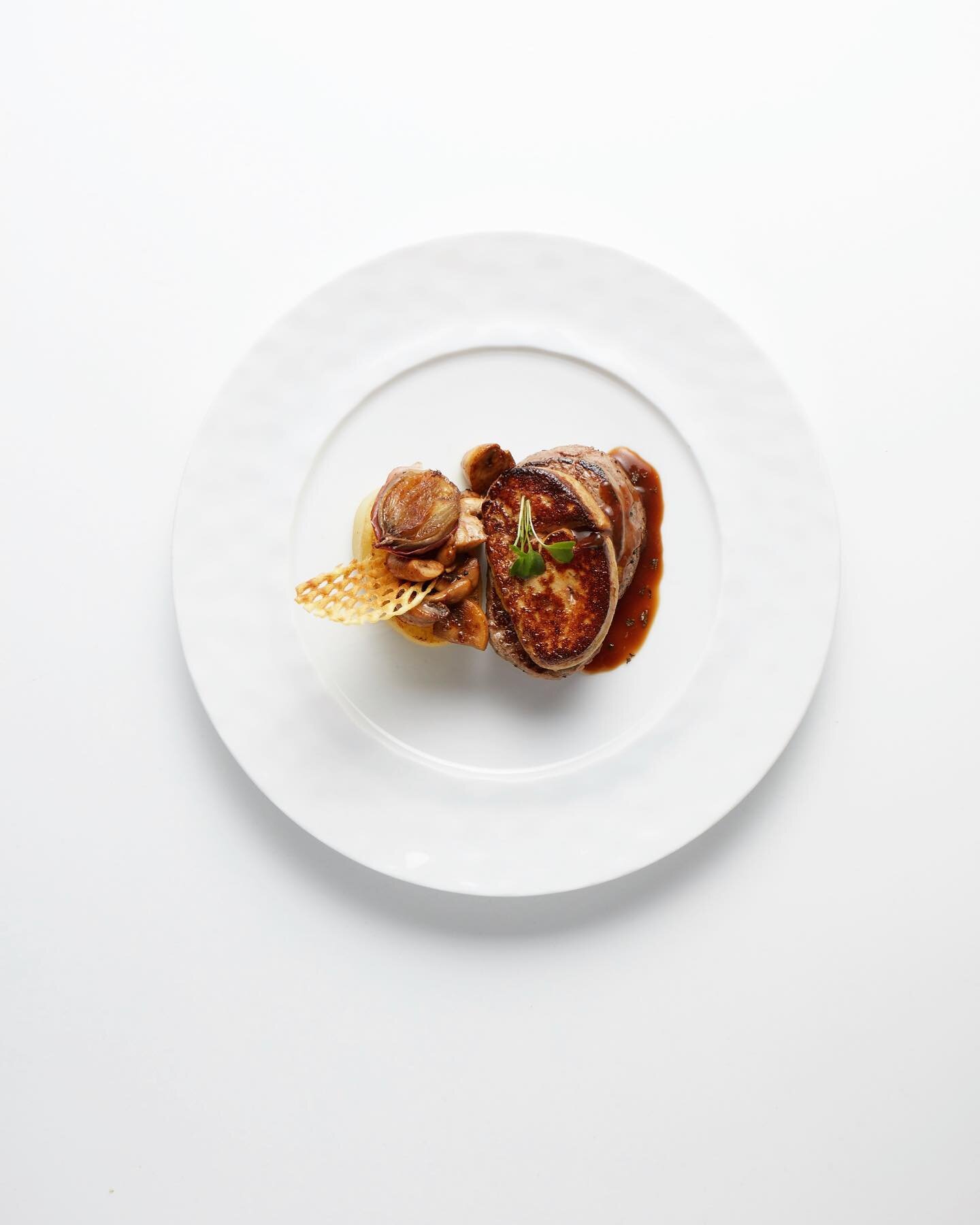 Beef Rossini for @norwegiancruiseline Prima Class Dining 

#cruise #dining #finedining #nclprima #restaurant #beefrossini