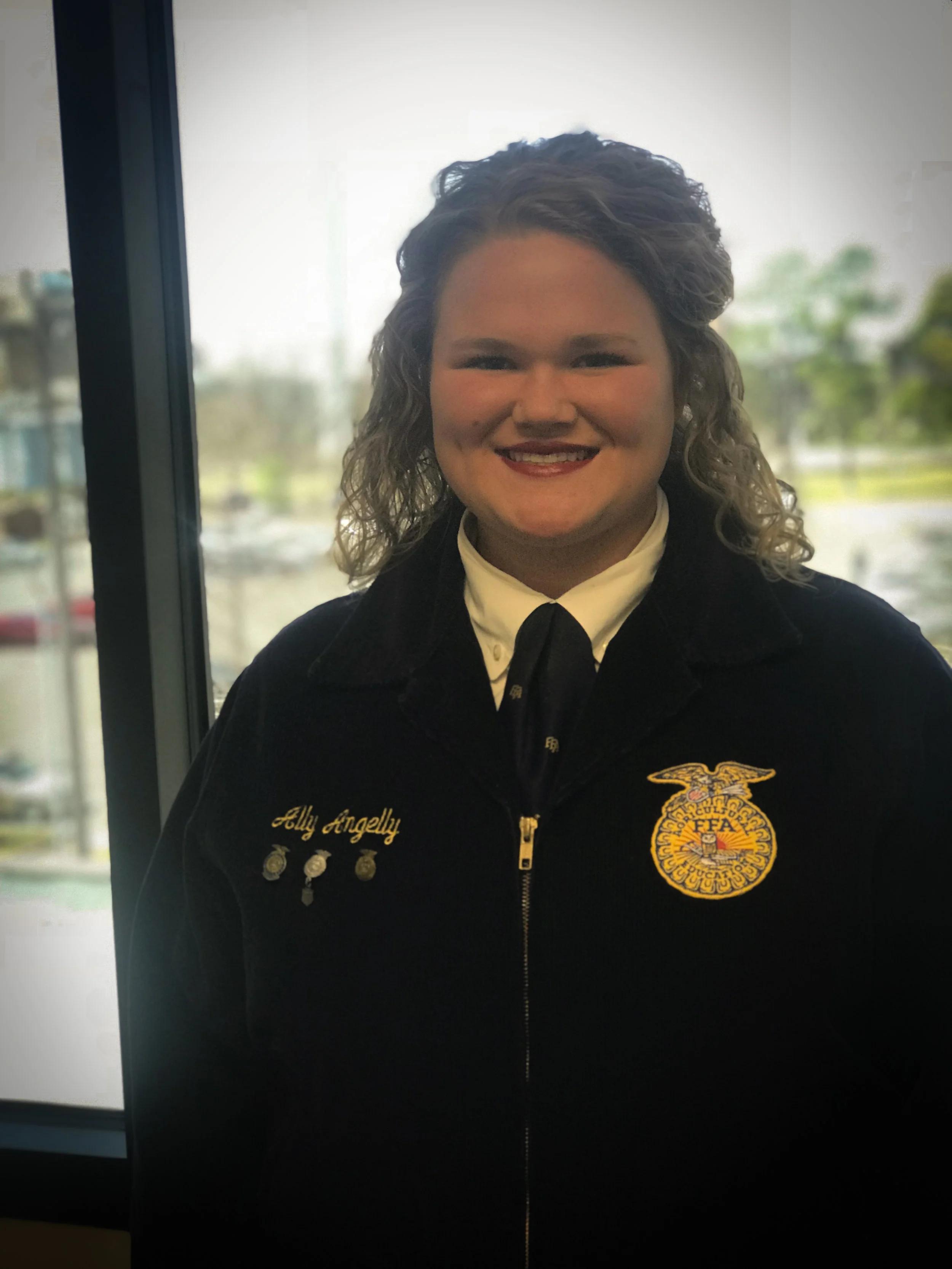 Ally Angelly | Altus, Okla. | Junior Ally has a desire to learn and educate others about agriculture. Ally has been involved and exhibited livestock in 4-H and FFA since she was 8 years old. Ally found her interest in swine when she was able to assist her local 4-H educator with breeding, birthing and treating their pigs. Ally has also has found an interest in researching feeds, changing compliance laws and issues facing the pork industry. Ally is looking forward to meeting new people and learning more about the pork industry at YLC.