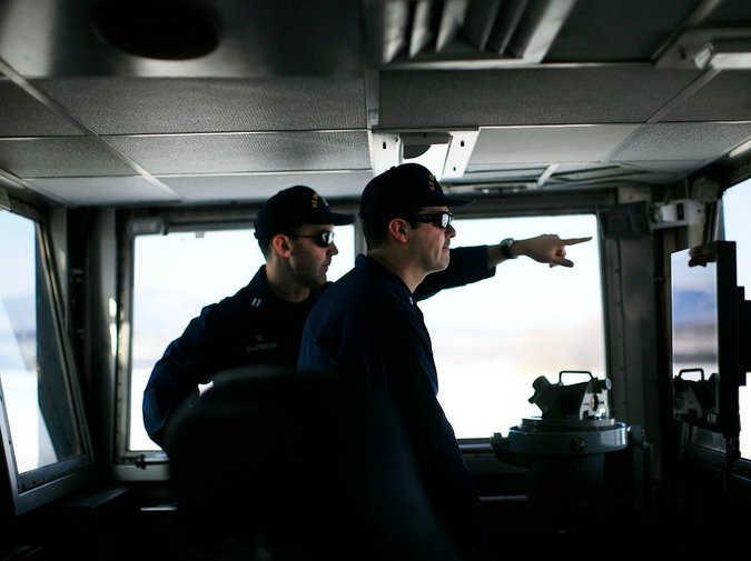 Under Thick Coating, an Icebreaking Ship Uncovers the Hudson