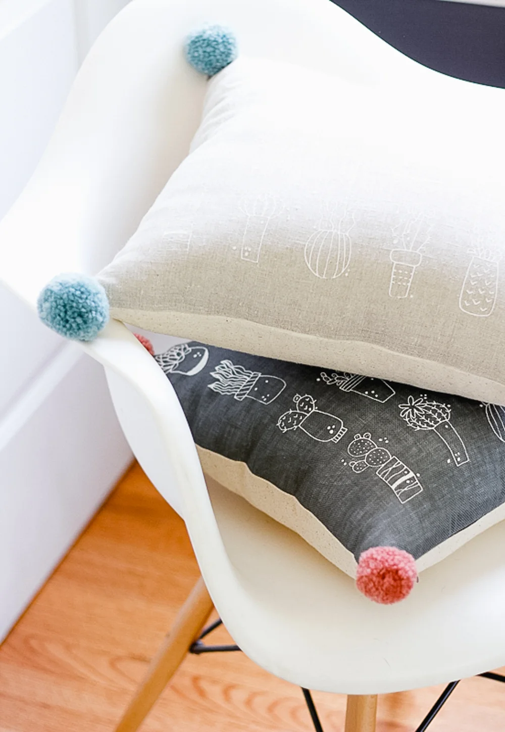 Cactus_Print_Pillows_Very_Sarie (20 of 27).jpg