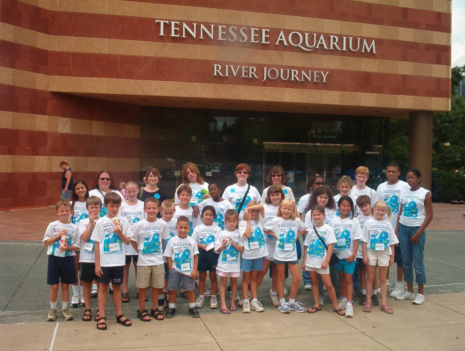 group picture at Aquarium.JPG