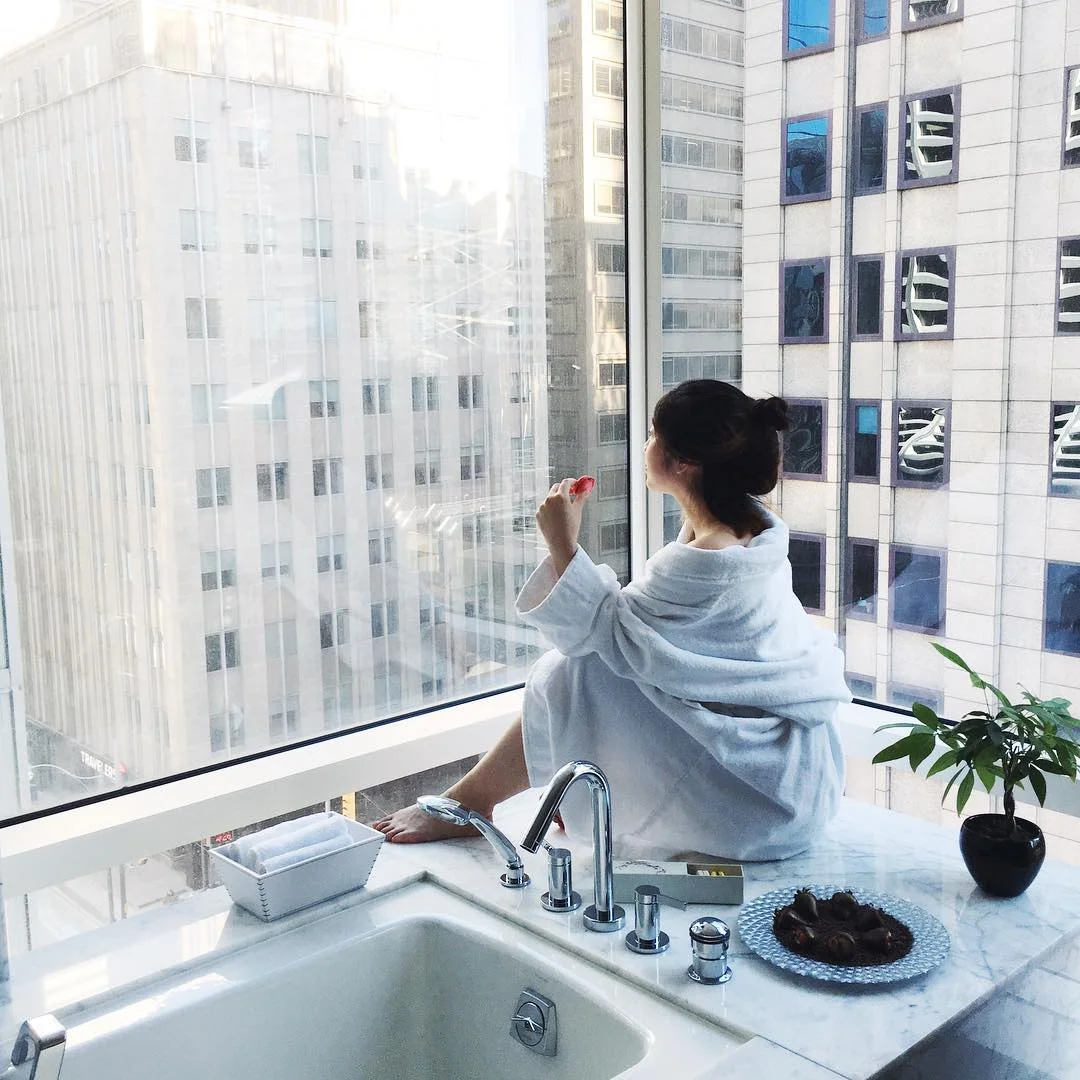 shangri-la-toronto-hotel-room.jpg
