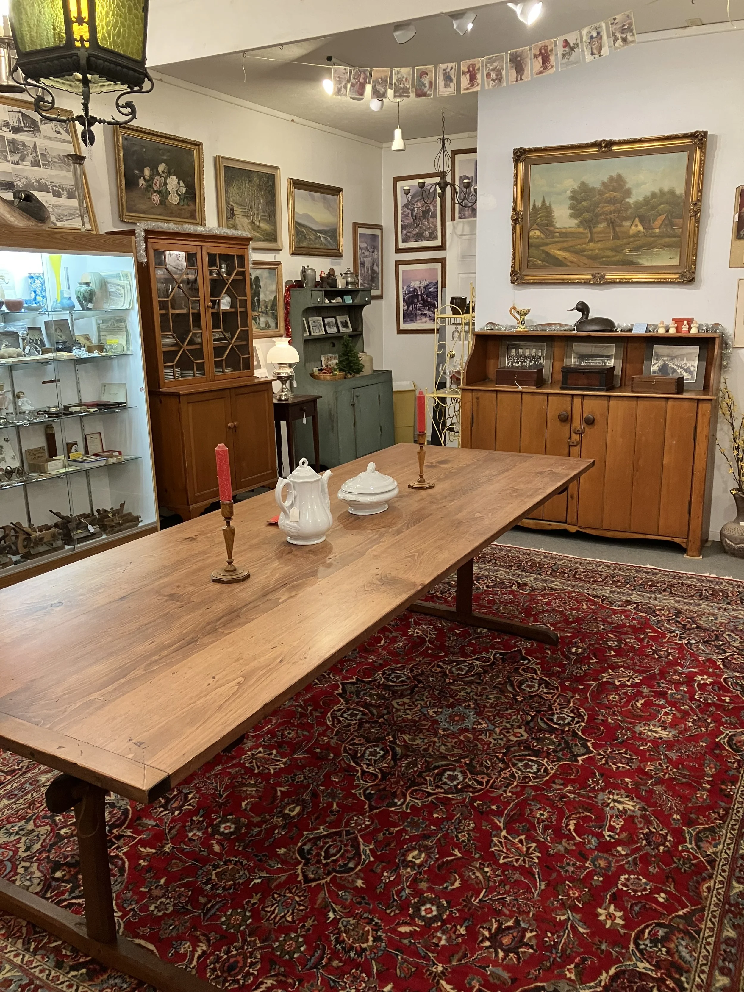 FURNITURE, ART, ACCESSORIES