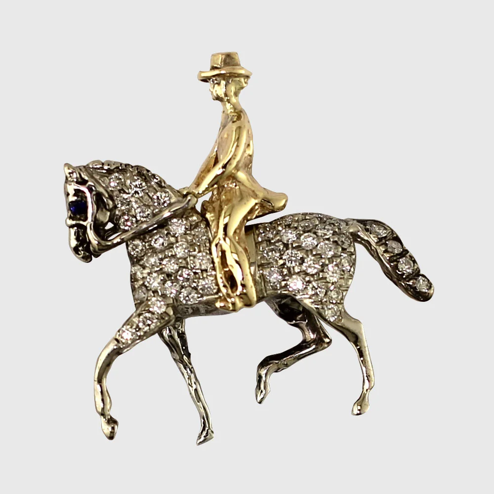 Dressage-Pendant-l.jpg