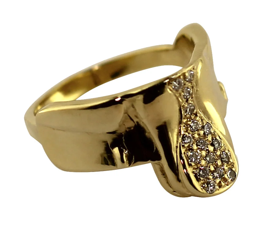 EQR0001 mid size saddle ring with pave seat.jpg