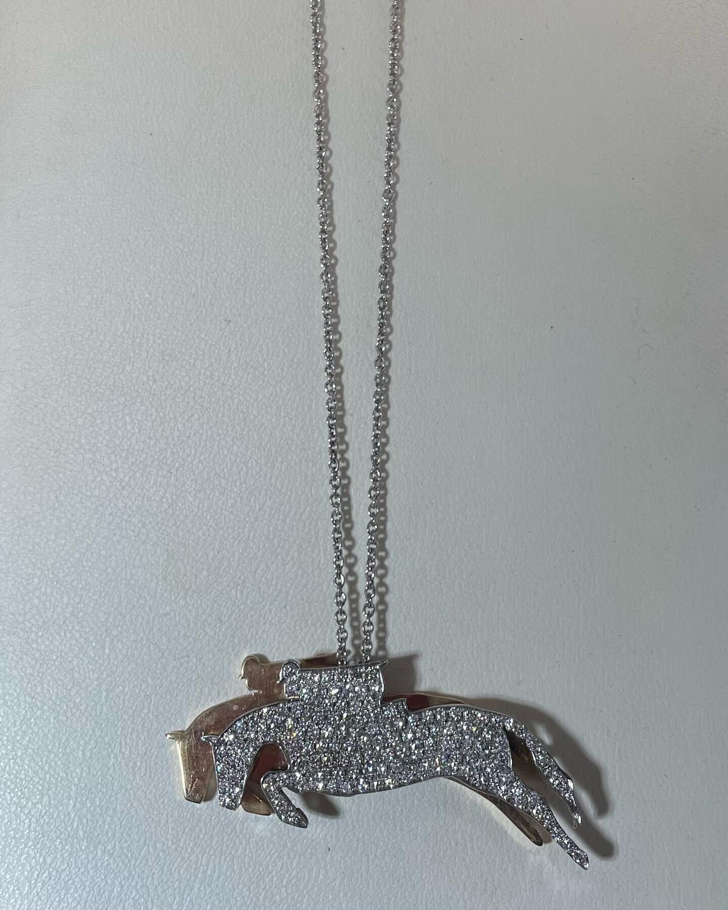 14k double Horse jumper necklace! 
#horse #jewelry #jewelrydesigner #vandelljewelersdesigners #horsejewelry #equestrianjewelry #facebook