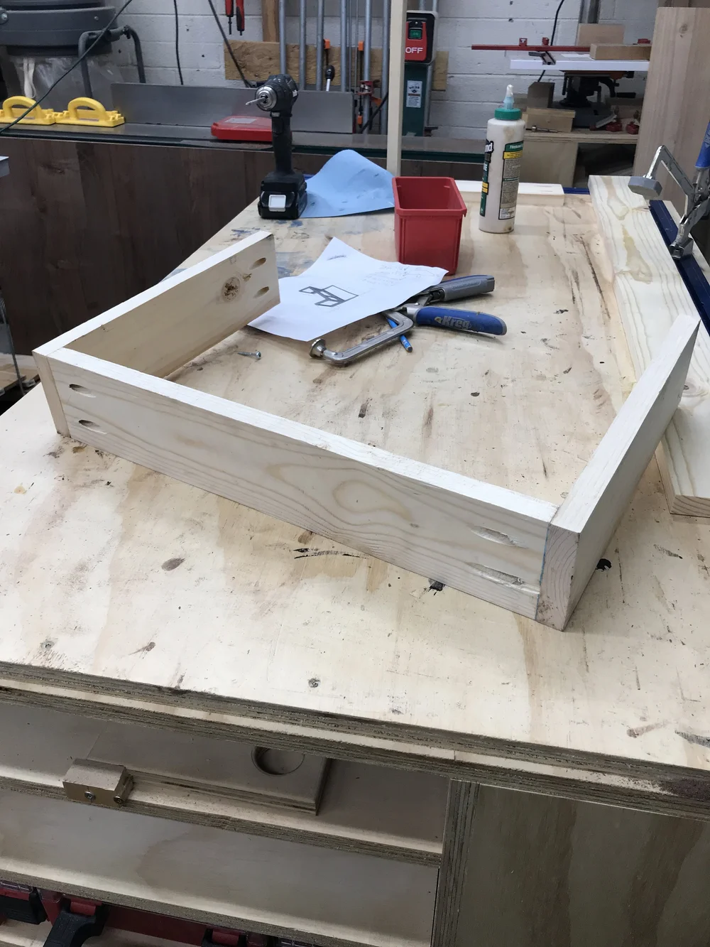 DIY Modern Bench with Back — the Awesome Orange