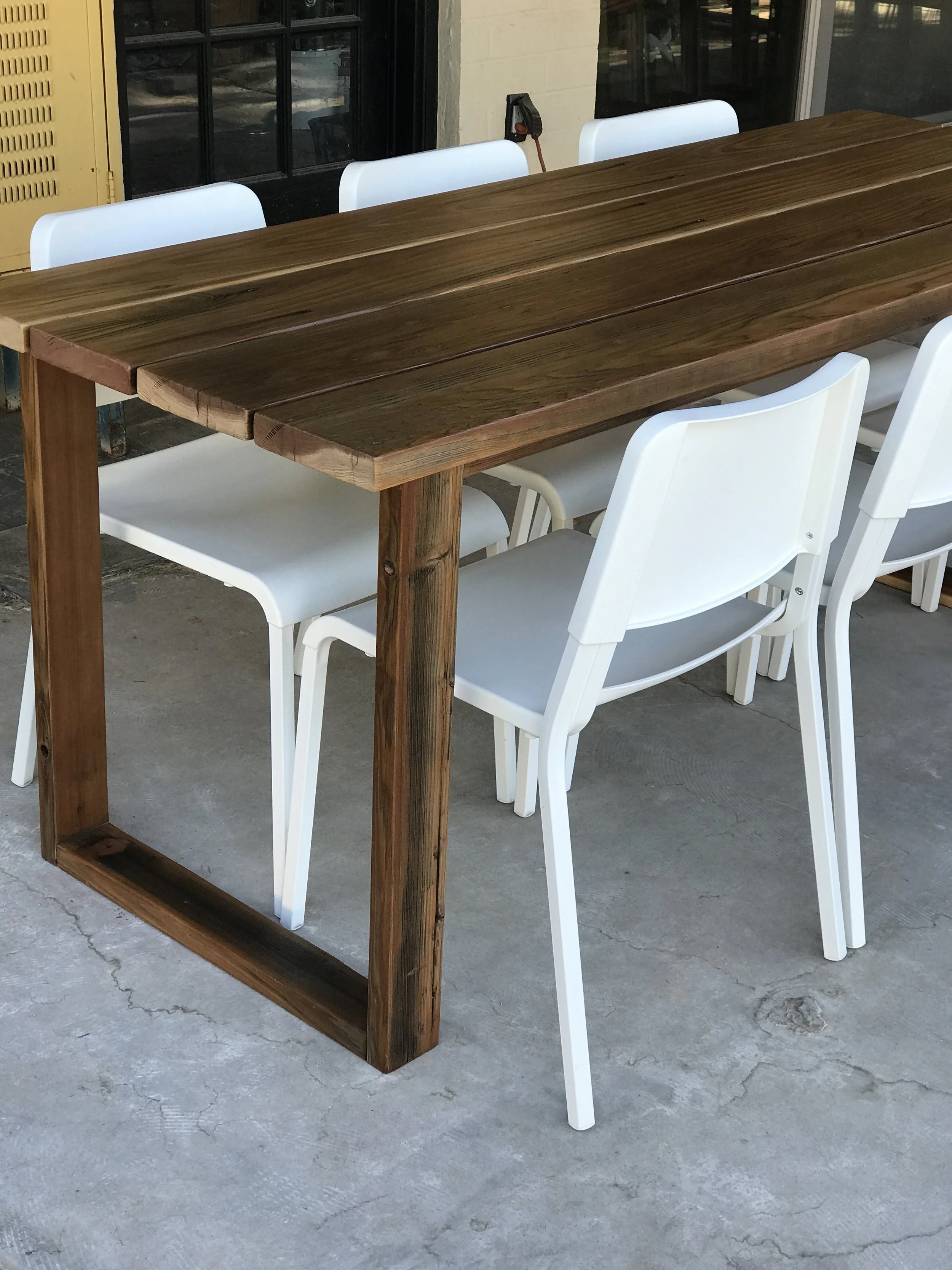 DIY Simple Outdoor Dining Table — the Awesome Orange