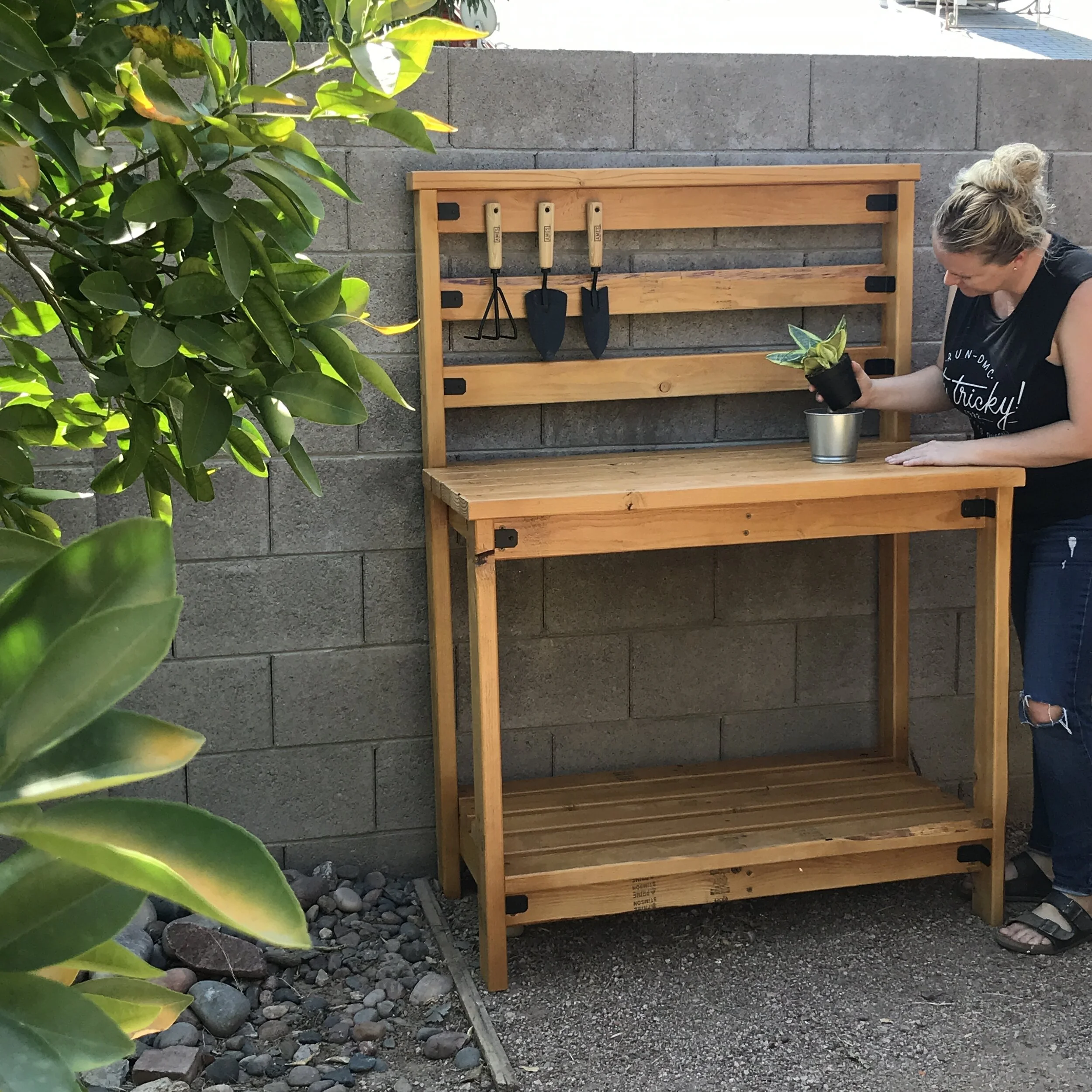 DIY 2x4 Potting Bench