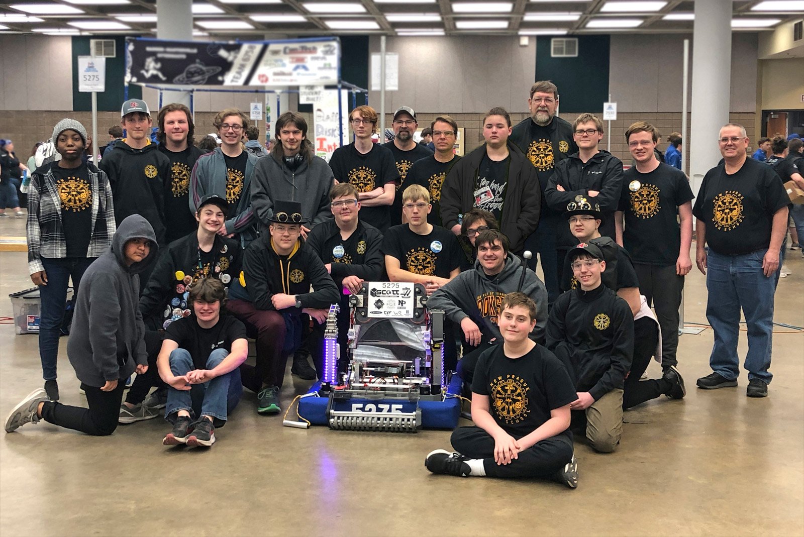 RobotTeam-Duluth2024-edit-web.jpg