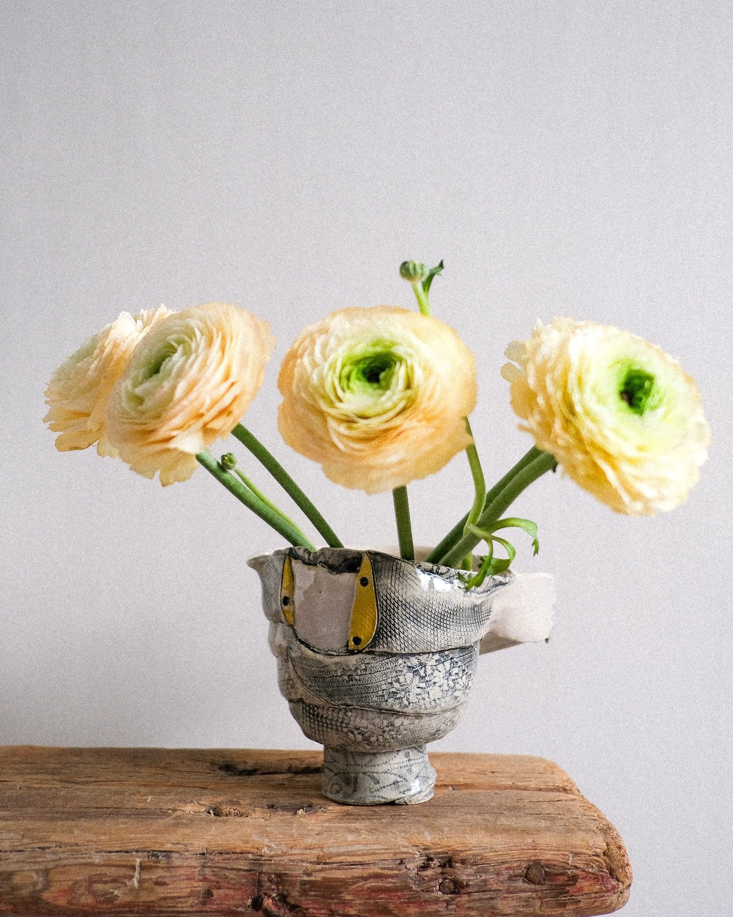 Bottling up some Vitamin D for a rainy day. ☀️ I figured this new jug was the perfect vessel for a little captured sunshine. Swipe left to see it close-up✨

This piece started with ribbons of clay embellished  with vintage lace, then I hand-painted t