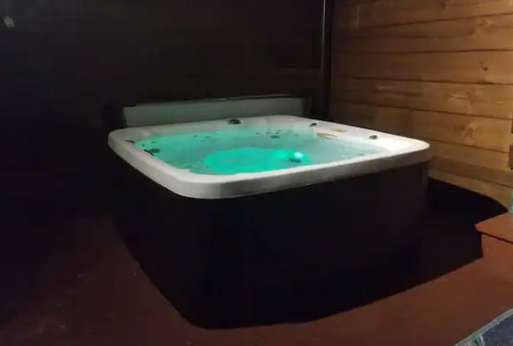 Hot Tub.JPG