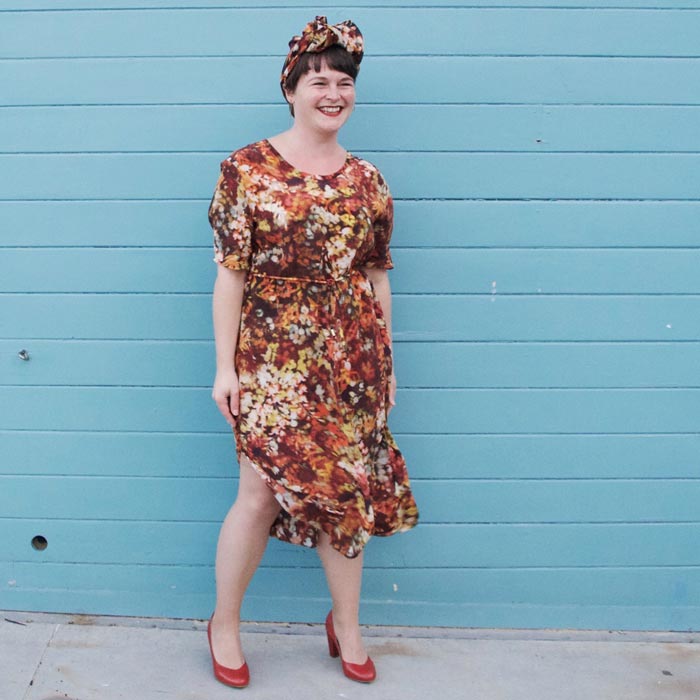 bibbity_bobbity_buttons_a_self_covered_button_papercut_patterns_kobe_dress_36.jpg