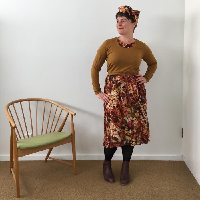 bibbity_bobbity_buttons_a_self_covered_button_papercut_patterns_kobe_dress_22.jpg