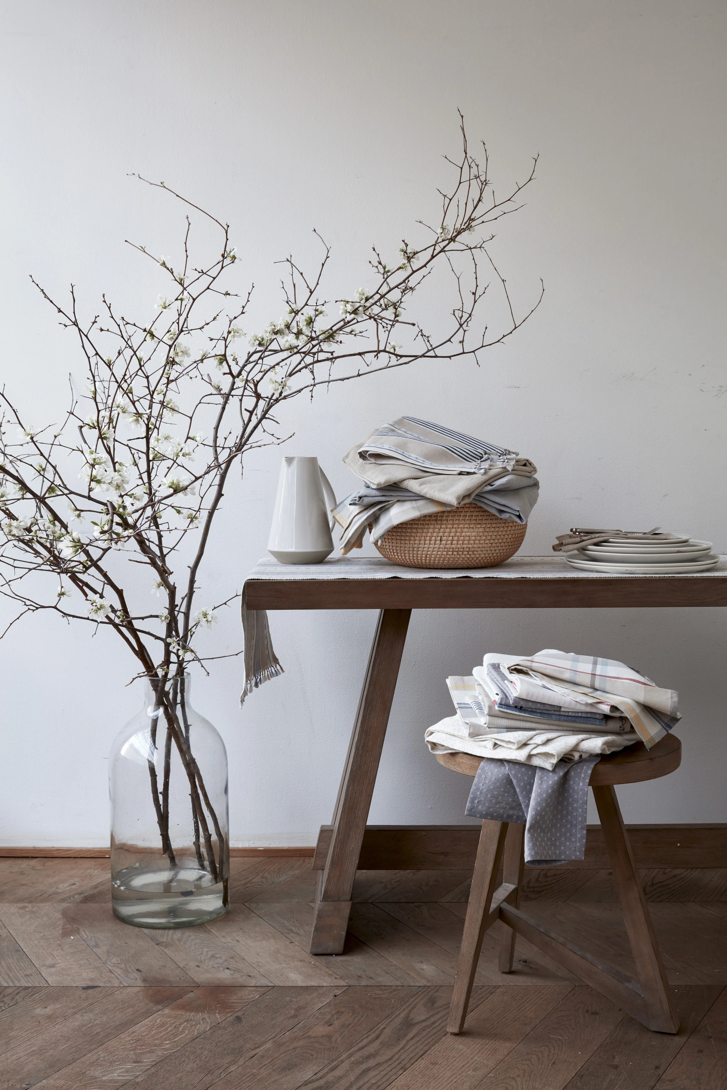 ED_1702_002_TableLinens_Vignette_5_216.jpg