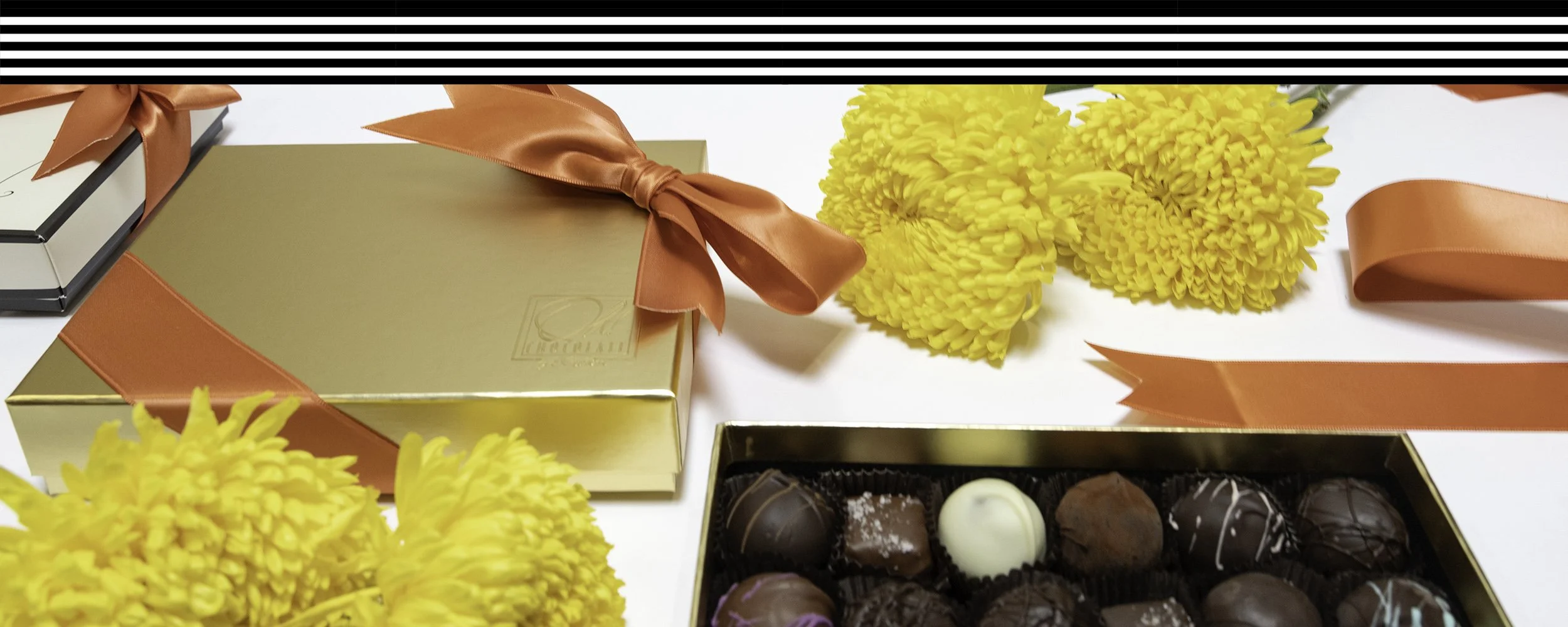 BannerWithStripedTop-GoldenDeluxe-OrangeRibbon-YellowMums03.jpg