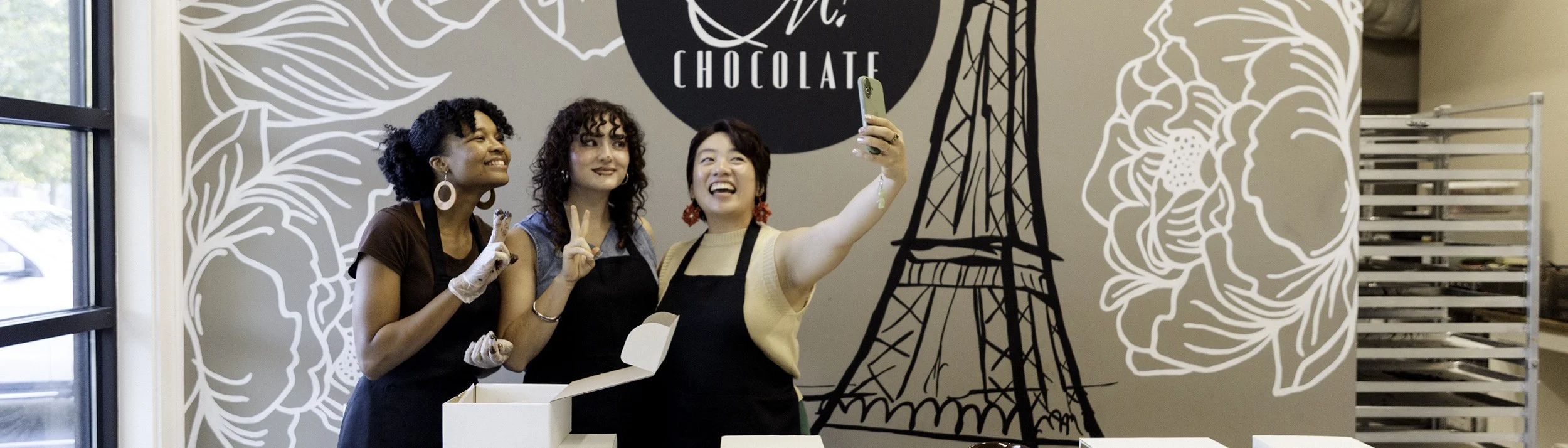 ChocolateClass-Banner-GirlsNightOut-Selfie.jpg