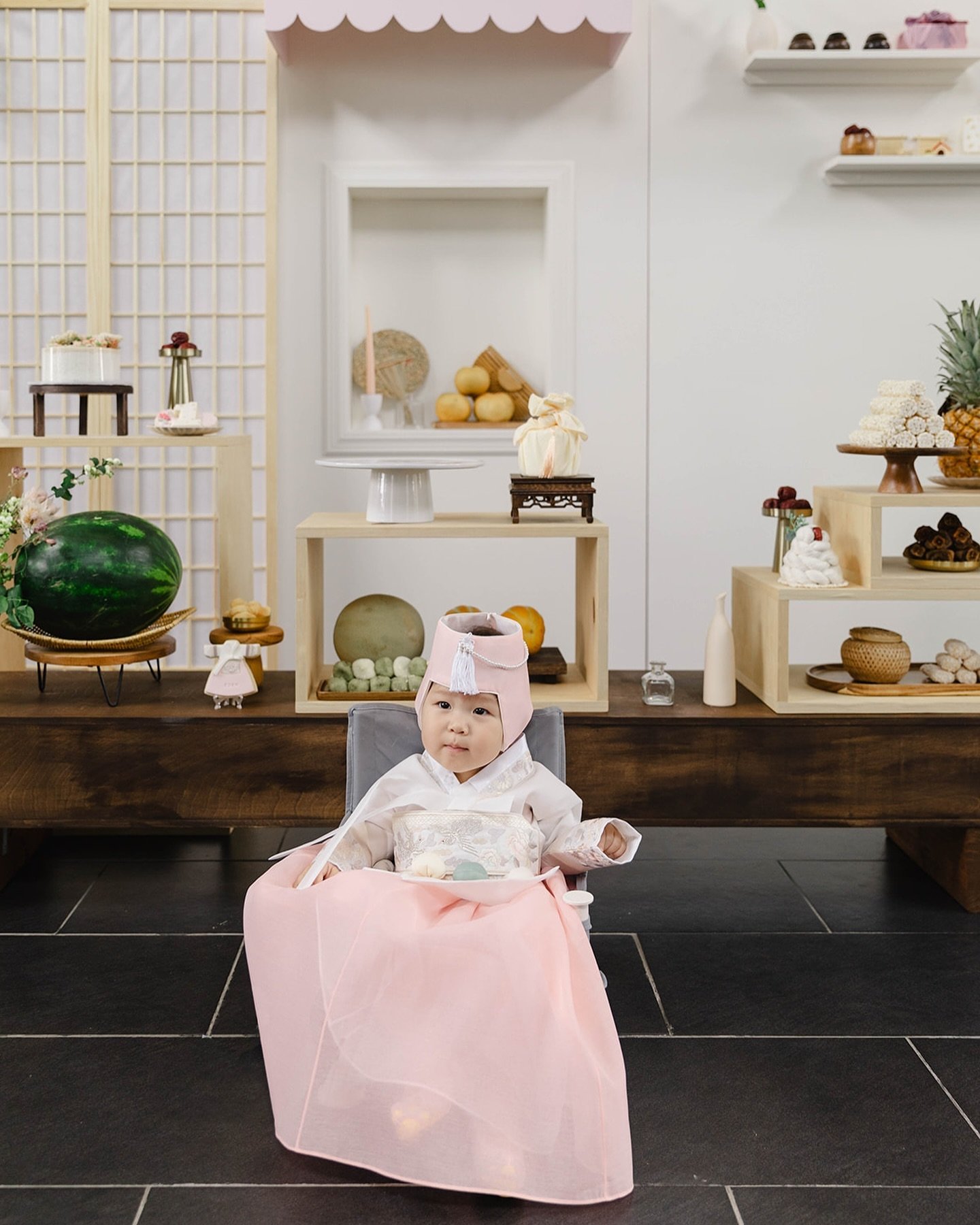 When Eden turned 1 💞

#dohl #dol #1stbirthday #돌 #newyorkcityphotographer #newjerseyphotographer #hannahlimphotography
