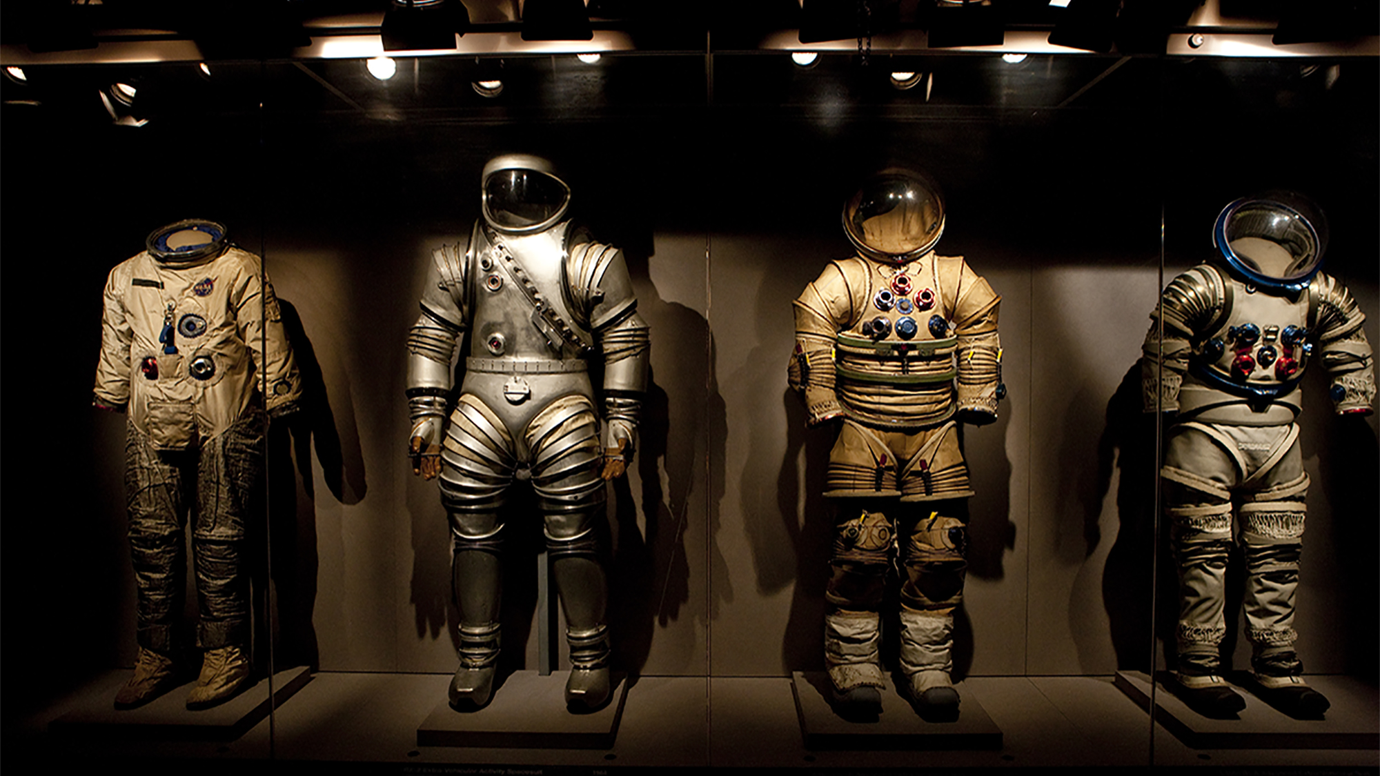 WEB Apollo-Suits.jpg