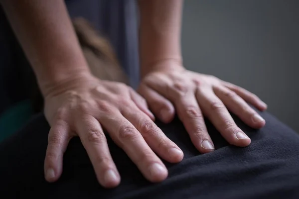 Shiatsu acupressure to balance your body.