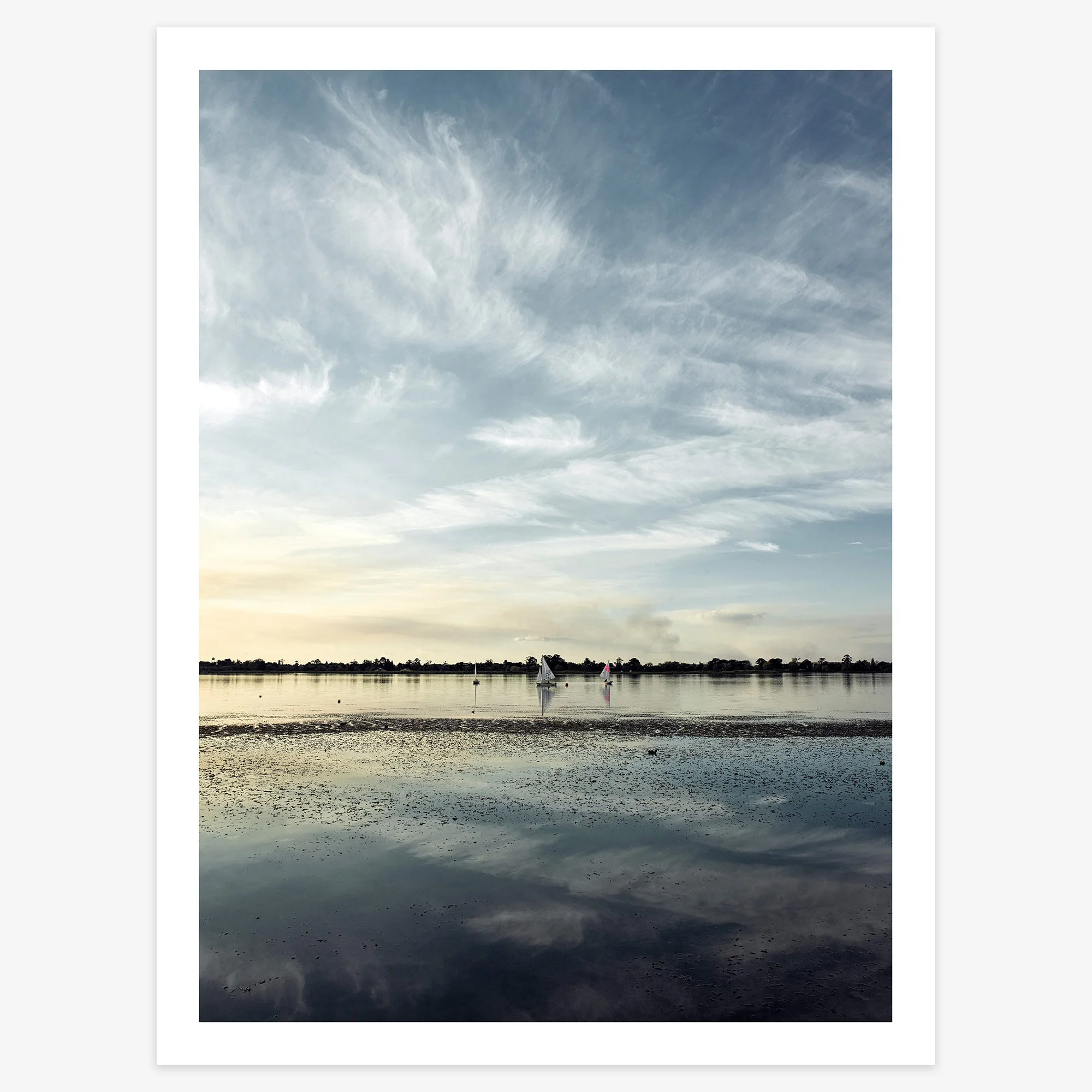 Lake Wendouree 48 - 18" x 24" print 25mm border - square.jpg