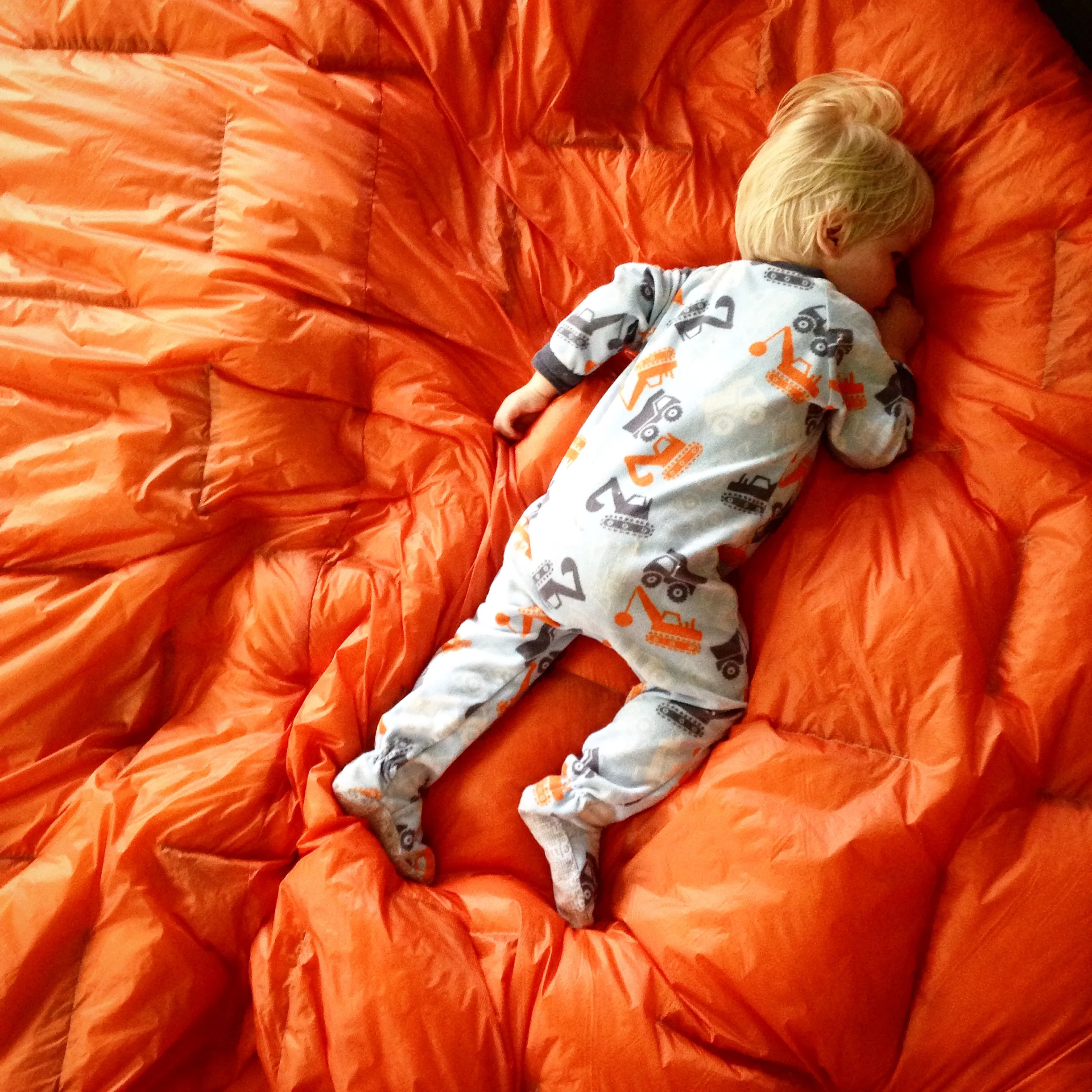 We Made Our Own Ultralight Down Backpacking Quilt - Family Sized!