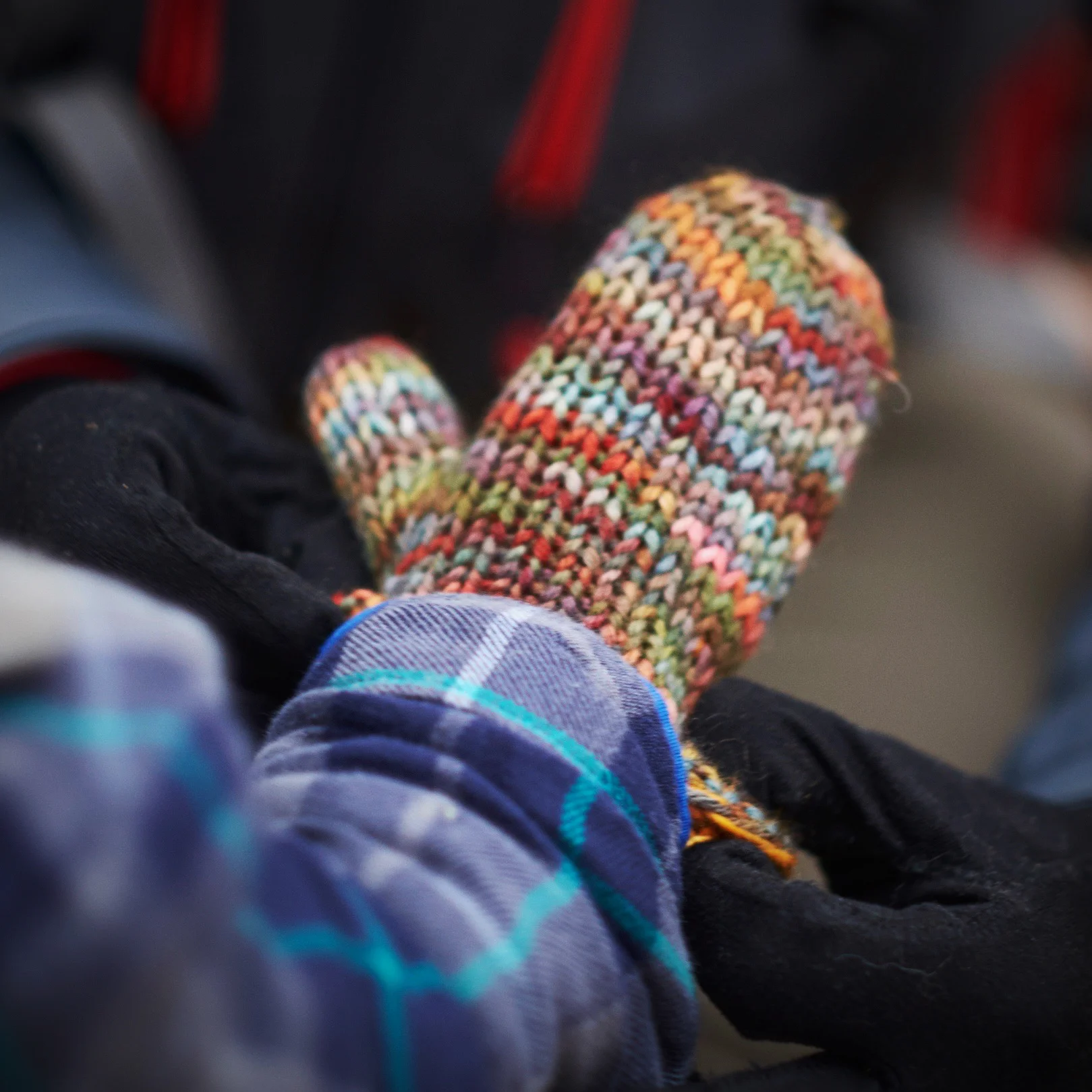 Keep Toddler Hands Warm this Winter [Knitting DIY]